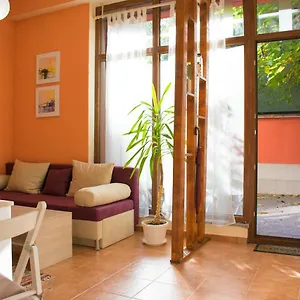 Apartment 4 Seasons Apartments, A1 